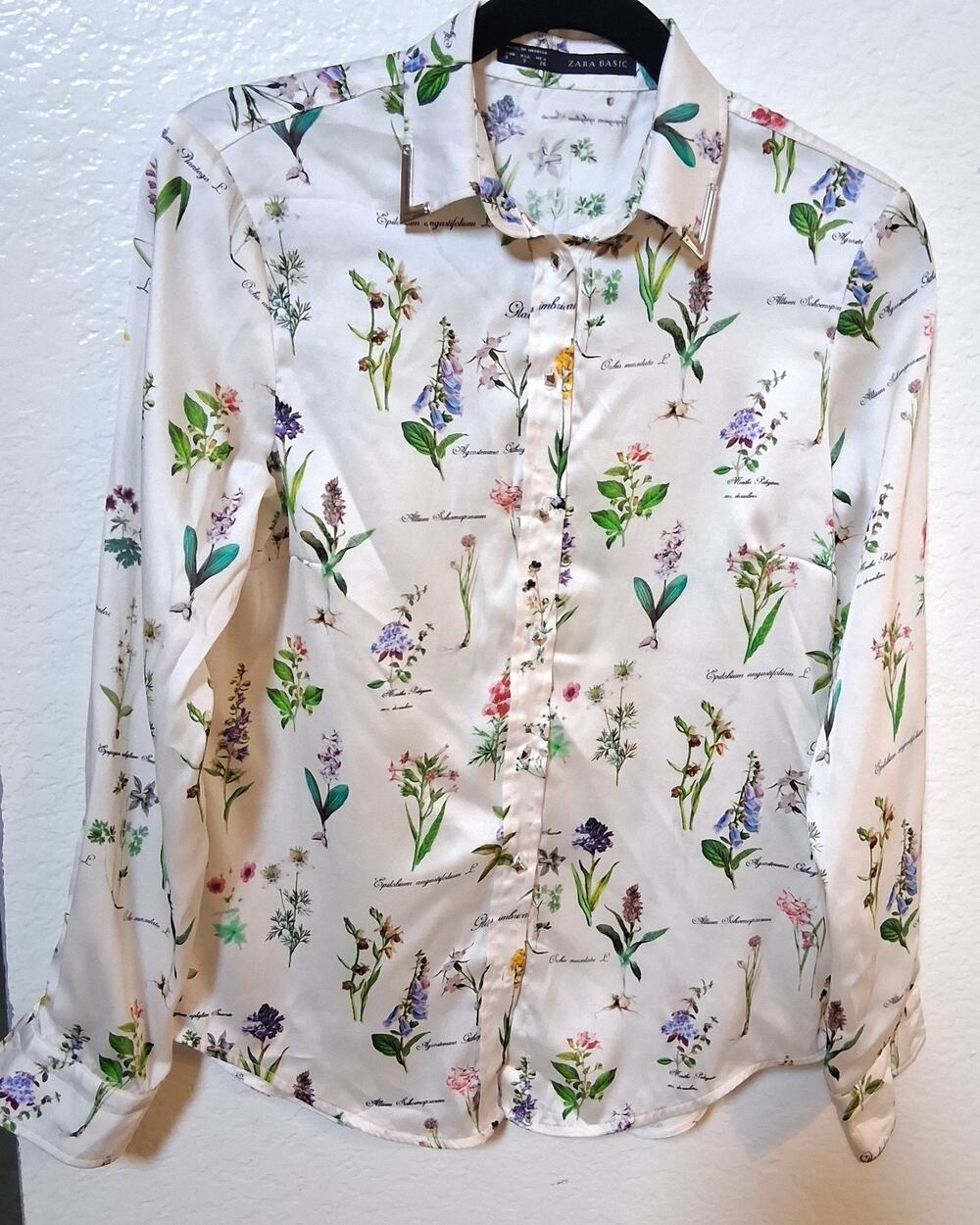 Zara Basic Botanical Wild Flowers Long Sleeve Button Up Blouse Metallic Medium